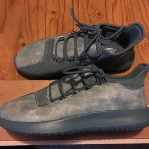 Adidas men’s size 8 shoes